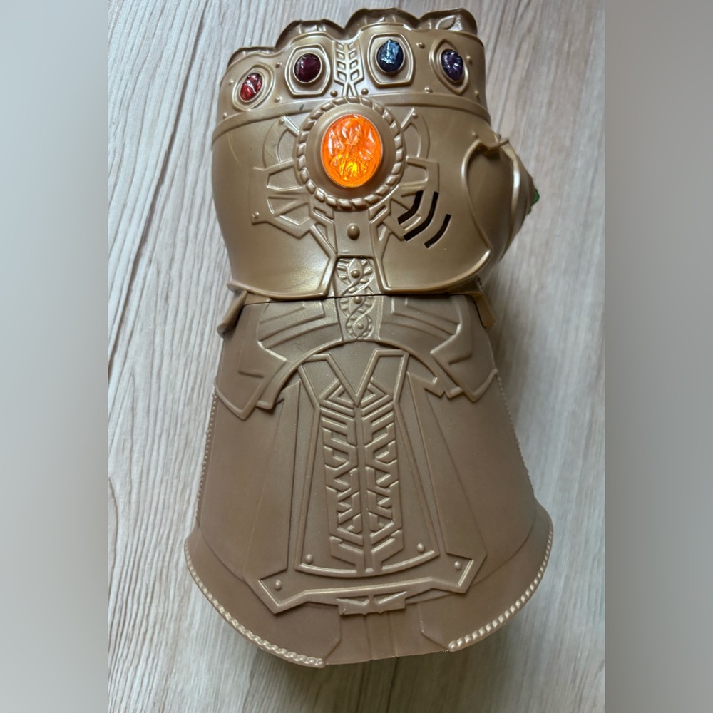 Avengers Marvel Infinity War Electronic Infinity Gauntlet Fist Thanos